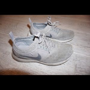 Nike shoes Size 6 Grey